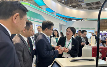 2024MIECF | 福建省领导莅临W66利来·(中国区)集团官方网站展位