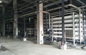 造纸厂污水怎么处理？污水处理设备来帮您！